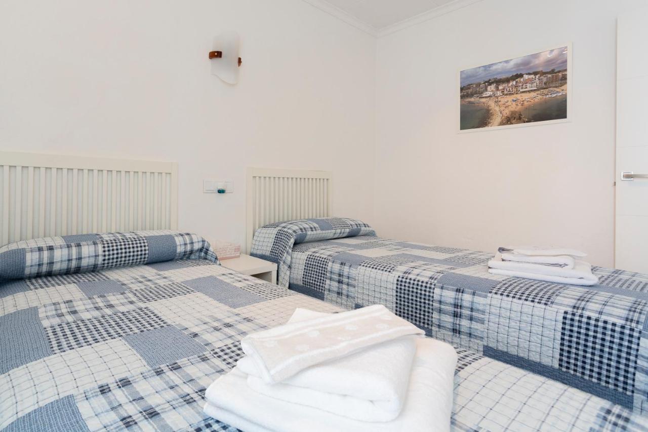 Apt 200 Meters From The Beach Id Бланес Экстерьер фото